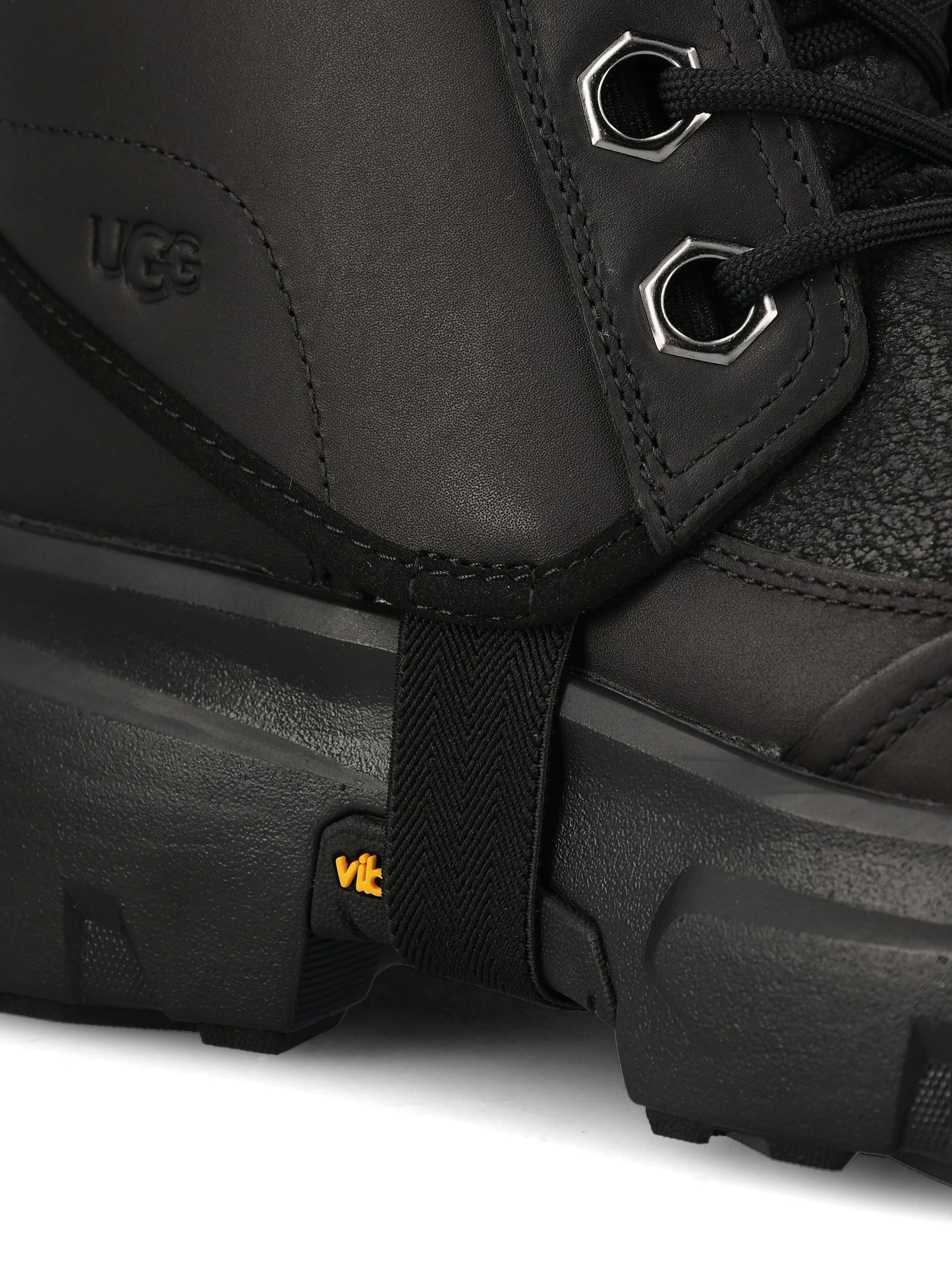 Stivali realizzati in montone. 1171351 BLK UGG
