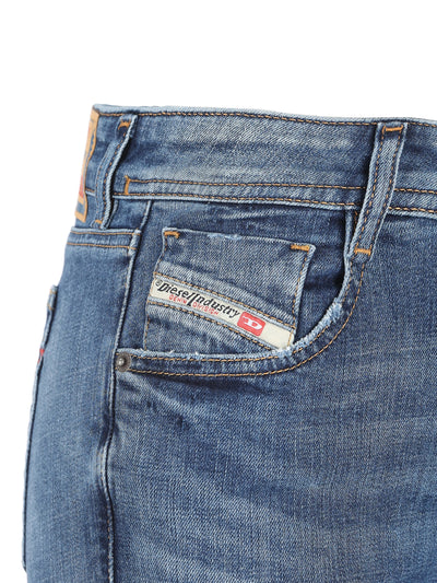 Jeans realizzati in cotone. A11003 09J3301 DIESEL
