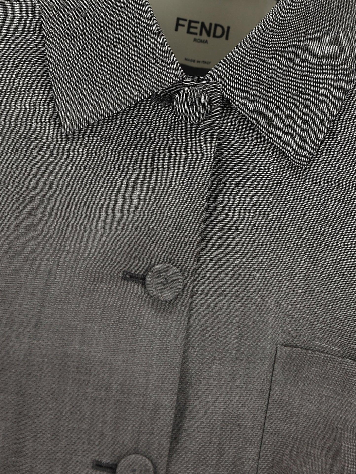 Giacca realizzata in misto viscosa e lana. FJ7713 AW7UF0W1L FENDI