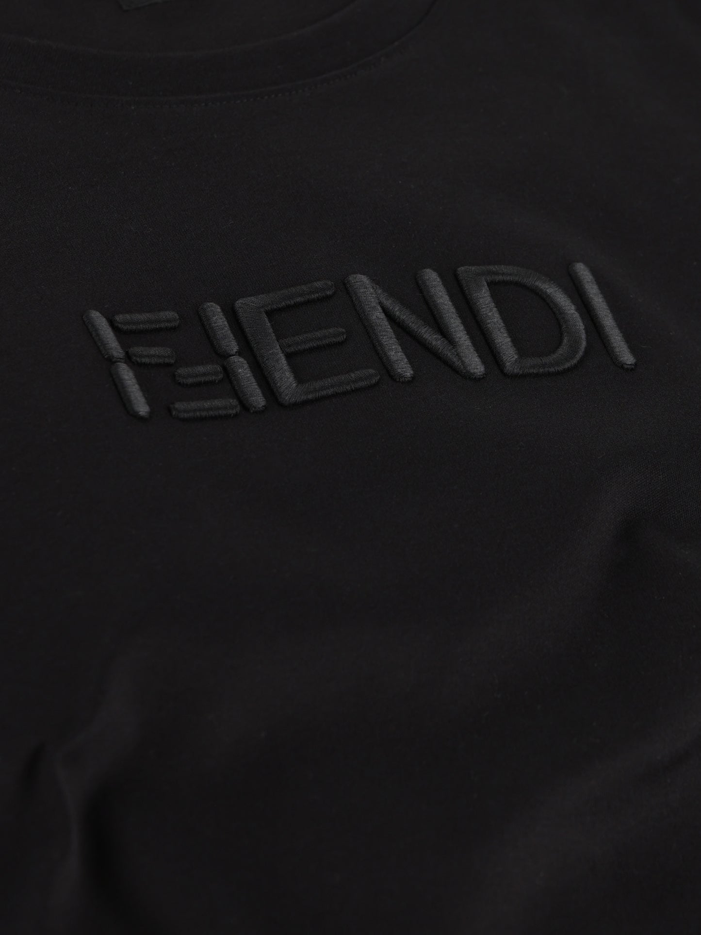 T-Shirt realizzata in cotone. FY1319 AY0GF0QA1 FENDI