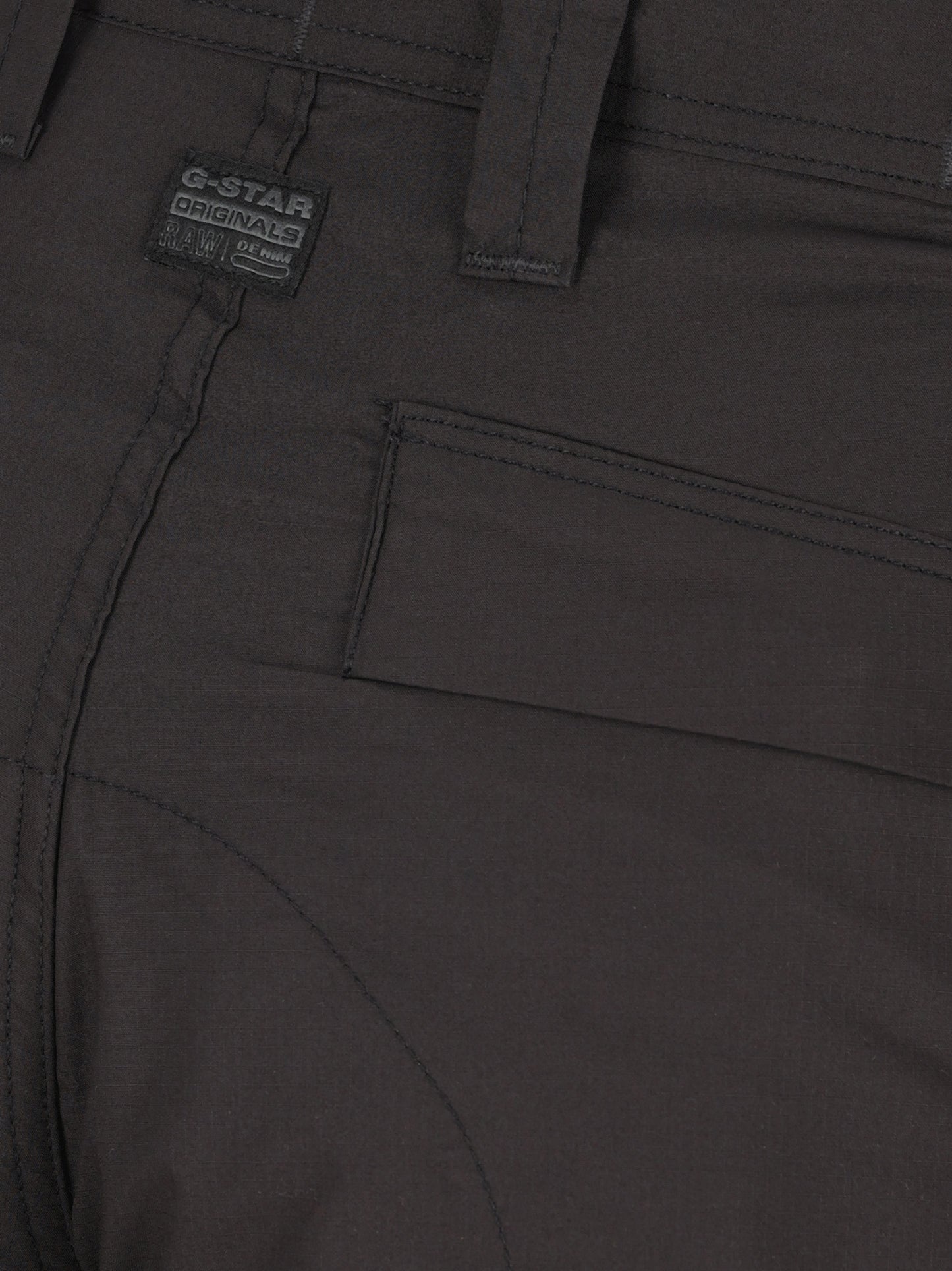 Pantaloni realizzati in cotone. D23677-D308 648 G-STAR