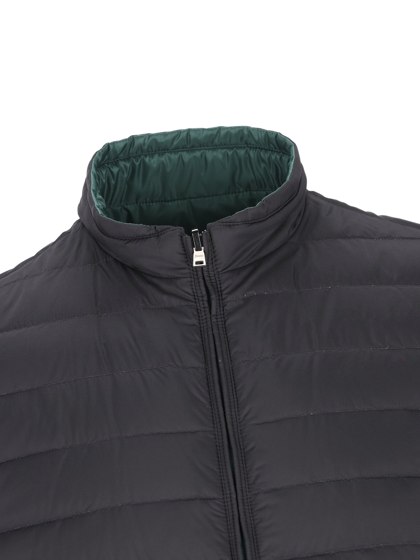 Gilet reversibile realizzato in poliammide. PI001320U 12020Z7892 HERNO