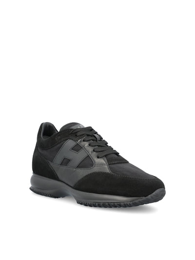 Sneakers realizzate in pelle scamosciata. HXW7130GC80UZA B999 HOGAN
