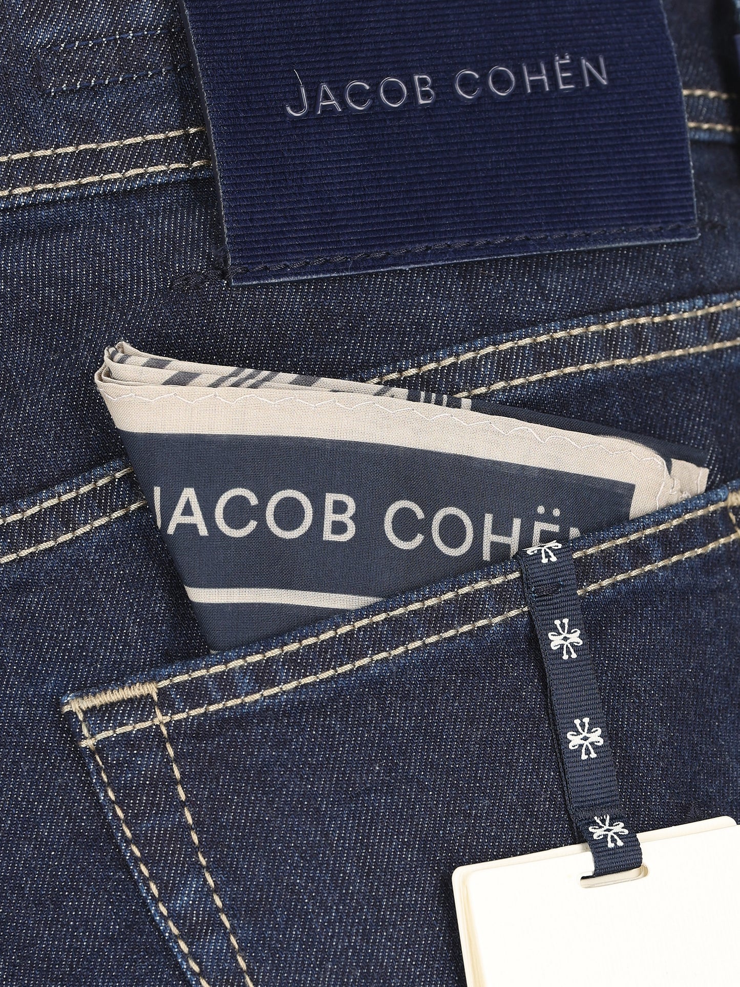 Pantaloni realizzati in cotone. QM004073 S4324R1100D JACOB COHËN