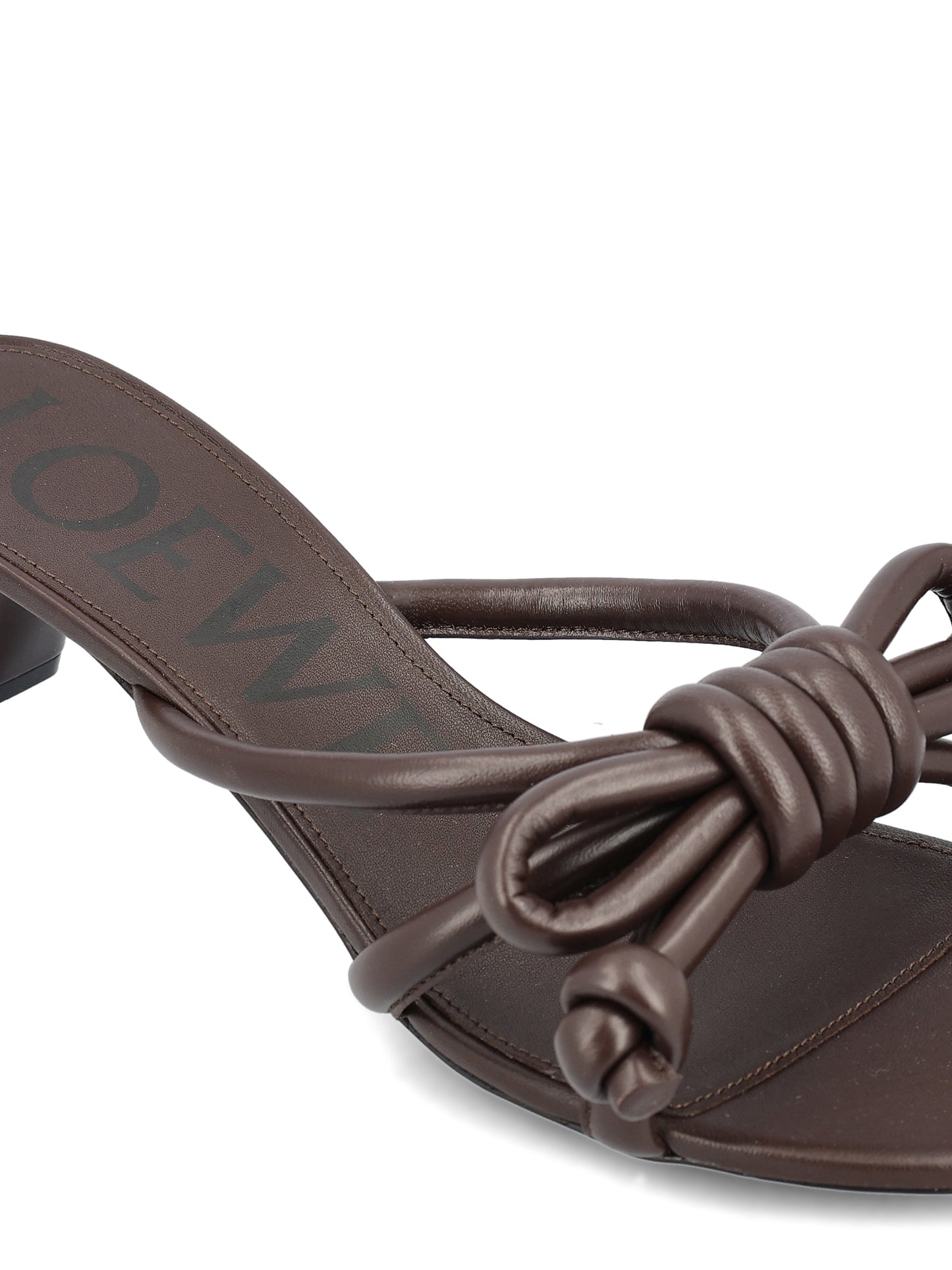 Sandalo realizzato in pelle di agnello. LLSP465X10 0018 LOEWE