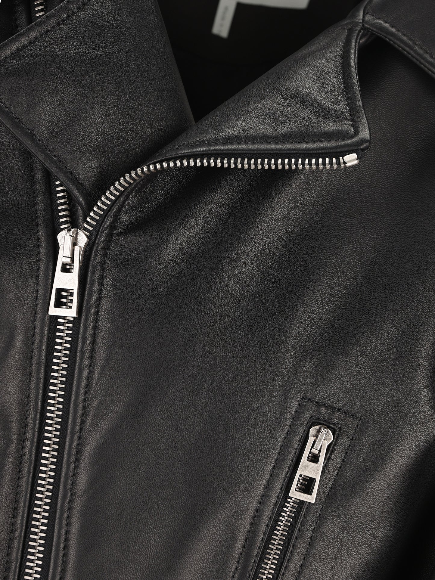 Giacca realizzata in pelle. S359Y34L93 1100 LOEWE