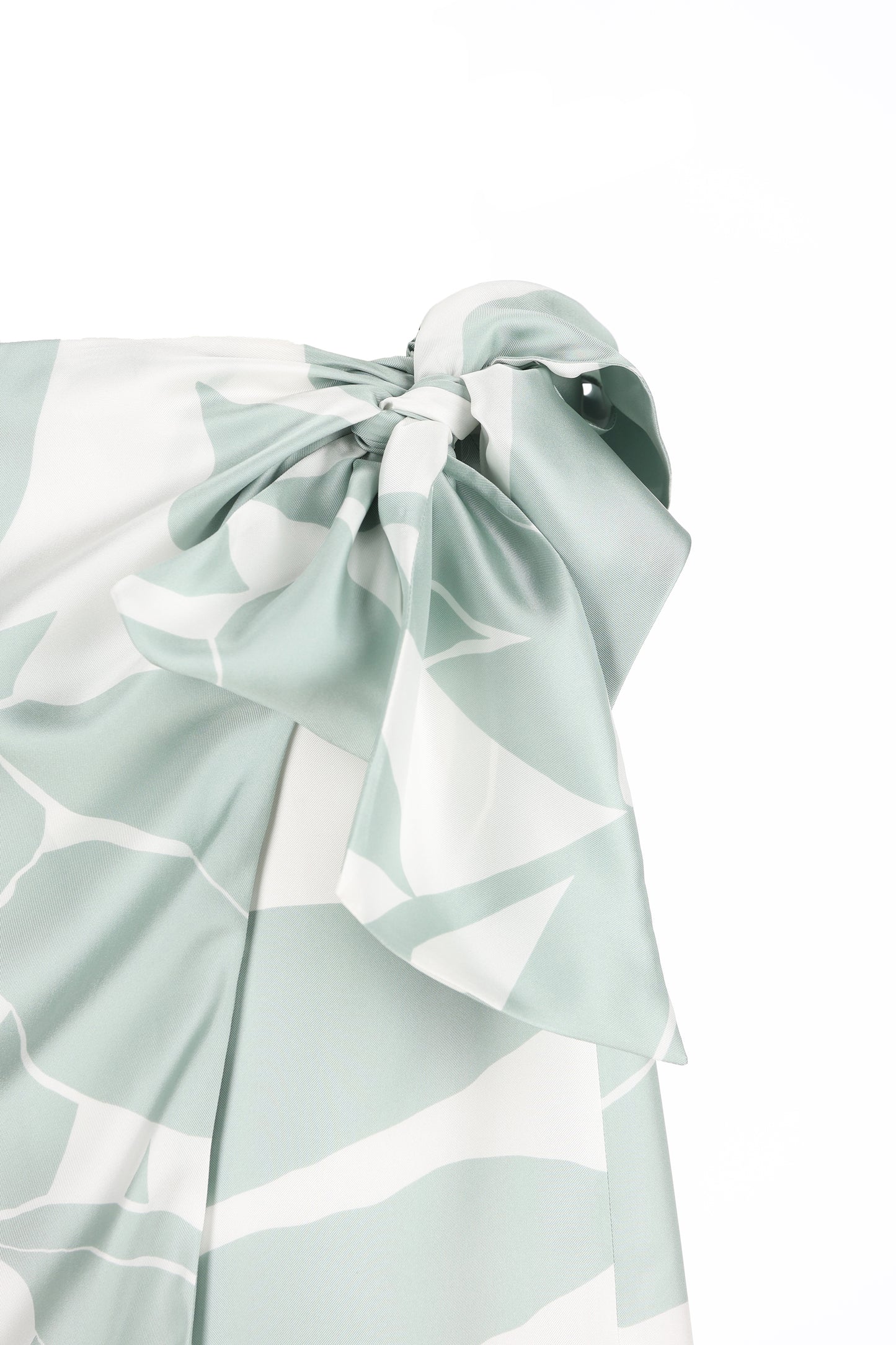 Gonna realizzata in seta. 2611101042600 002 MAX MARA