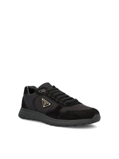 Sneakers in re-nylon e pelle scamosciata. 2EE436 D7CF0002 PRADA