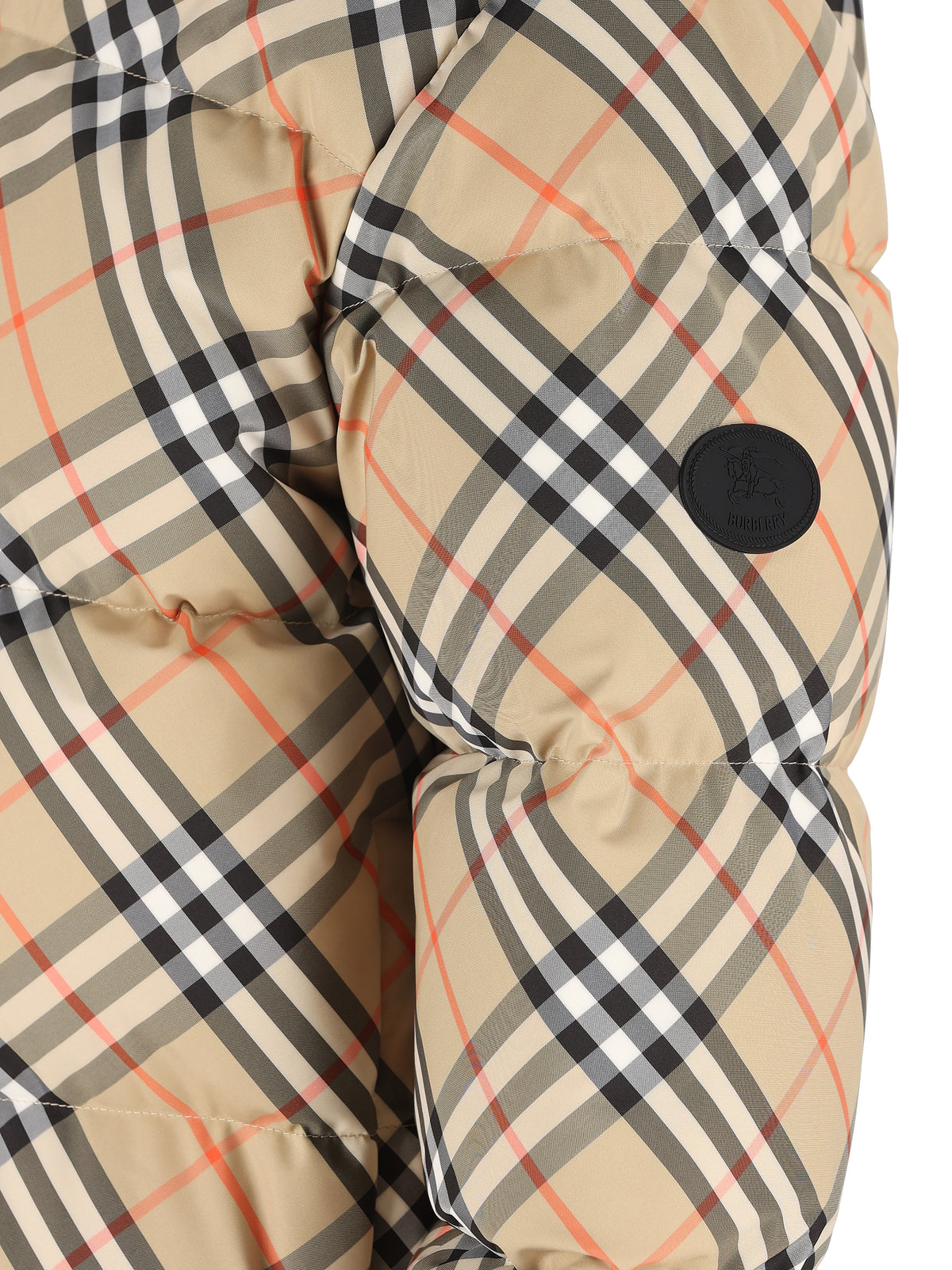 Piumino realizzato in poliestere. 8110249 B9368 BURBERRY