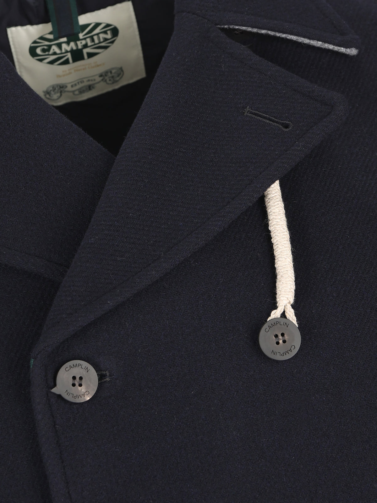 Cappotto realizzato in lana. 38340038 BN CAMPLIN