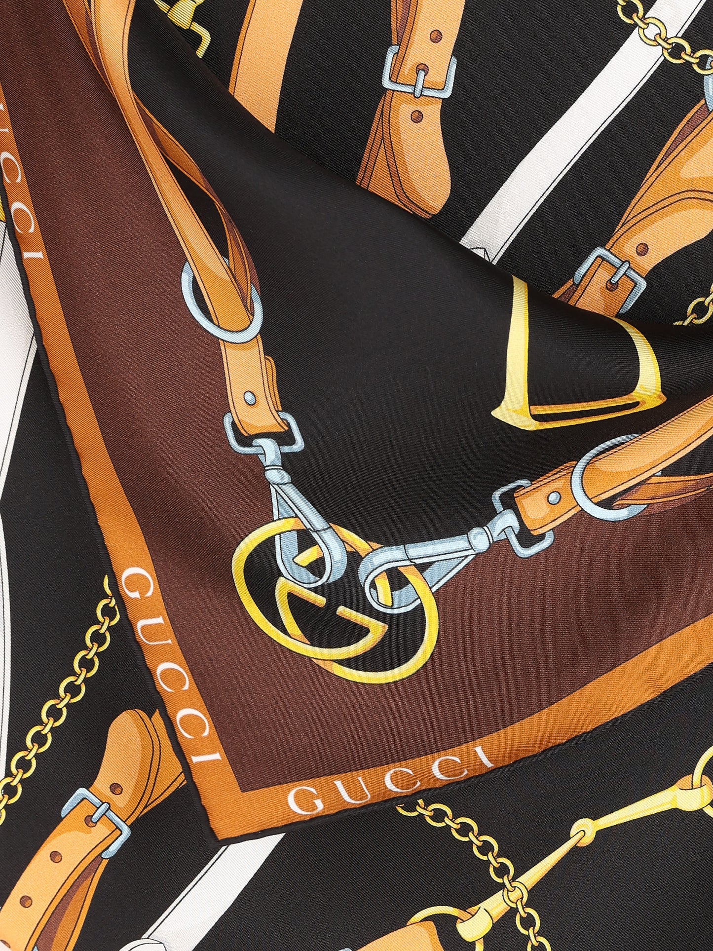 Carré realizzato in seta. 868465 3G0012560 GUCCI