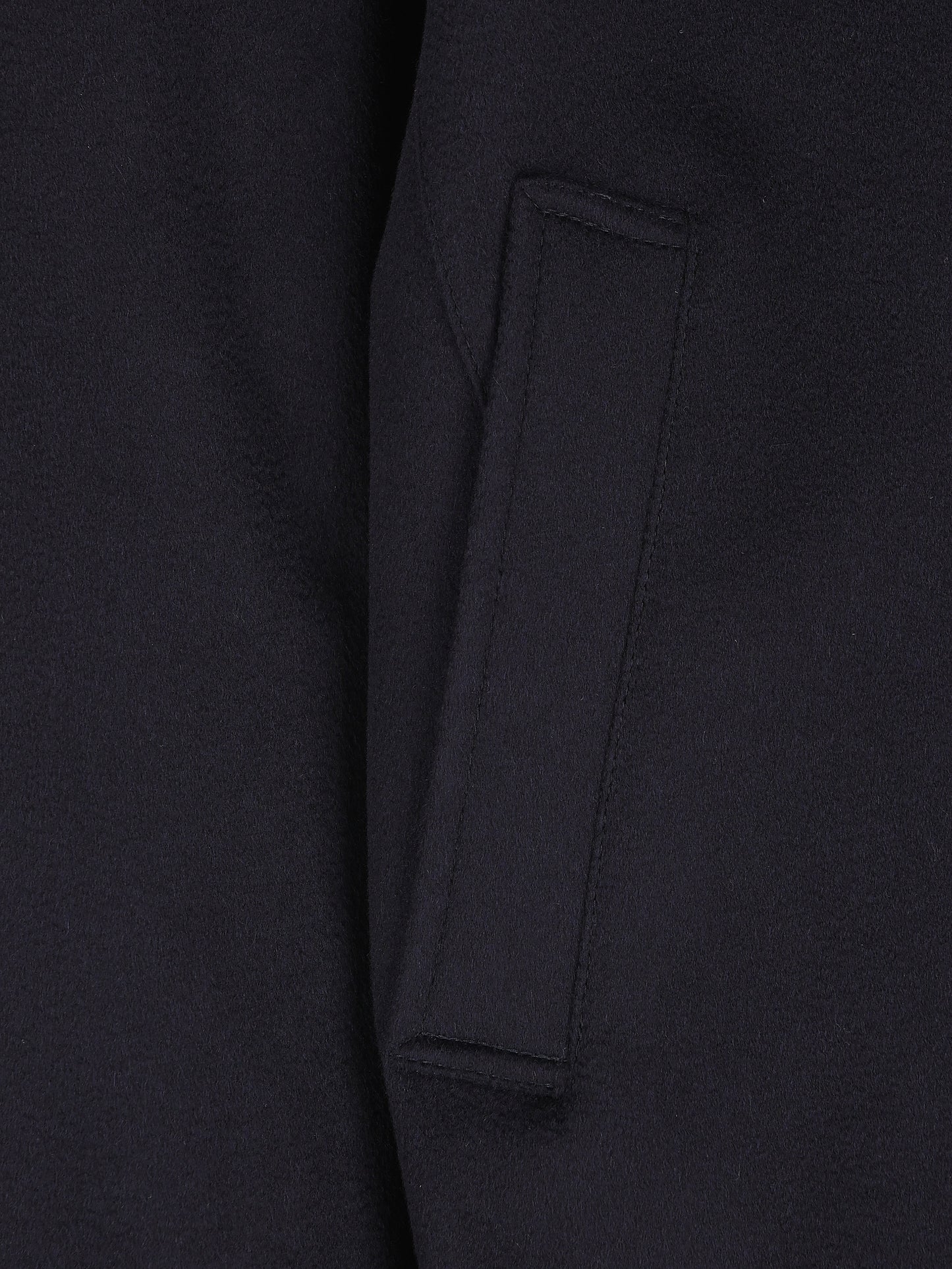 Giacca realizzata in cashmere. GC000124U 381269290 HERNO