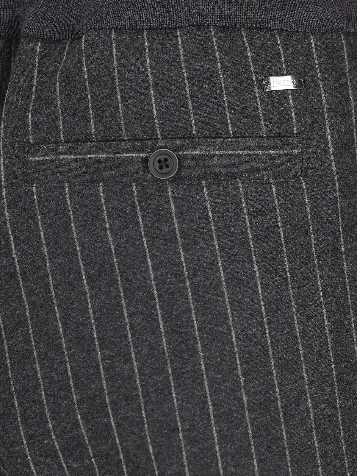 Pantaloni realizzati in cotone e poliestere. JPT00001U 560419487 HERNO