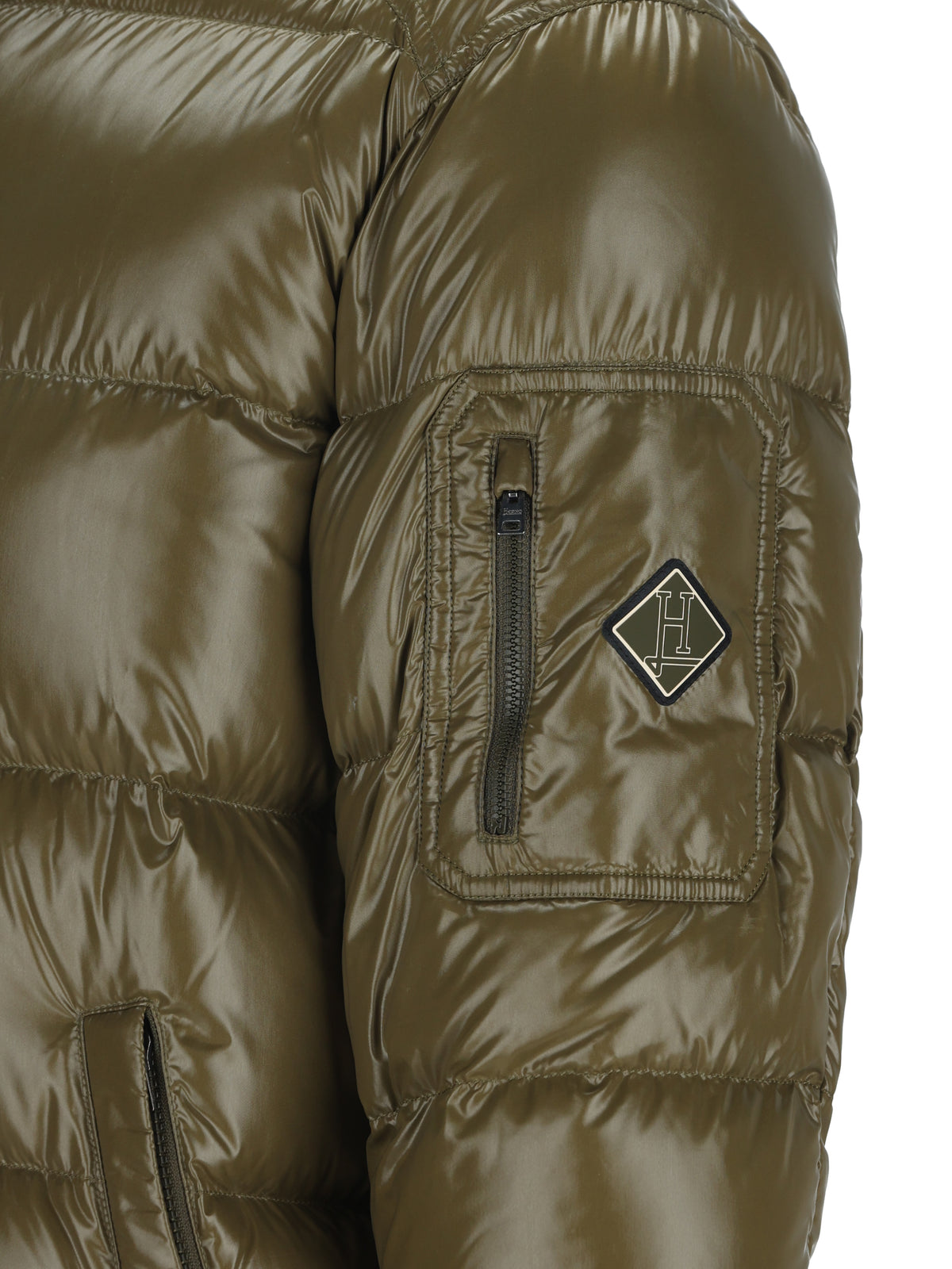Piumino realizzato in poliammide. PI001416U 129737740 HERNO