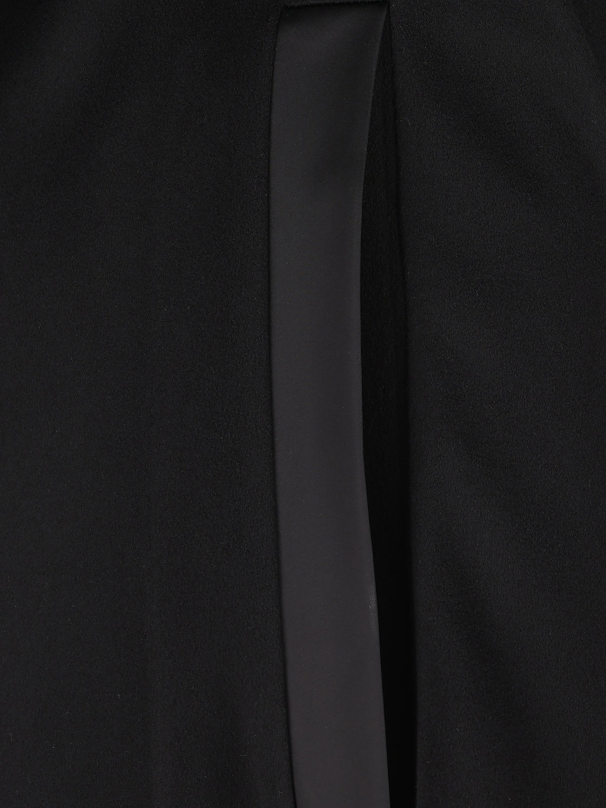 Cappotto realizzato in lana vergine. TAB0037 614059 IL TABARRO
