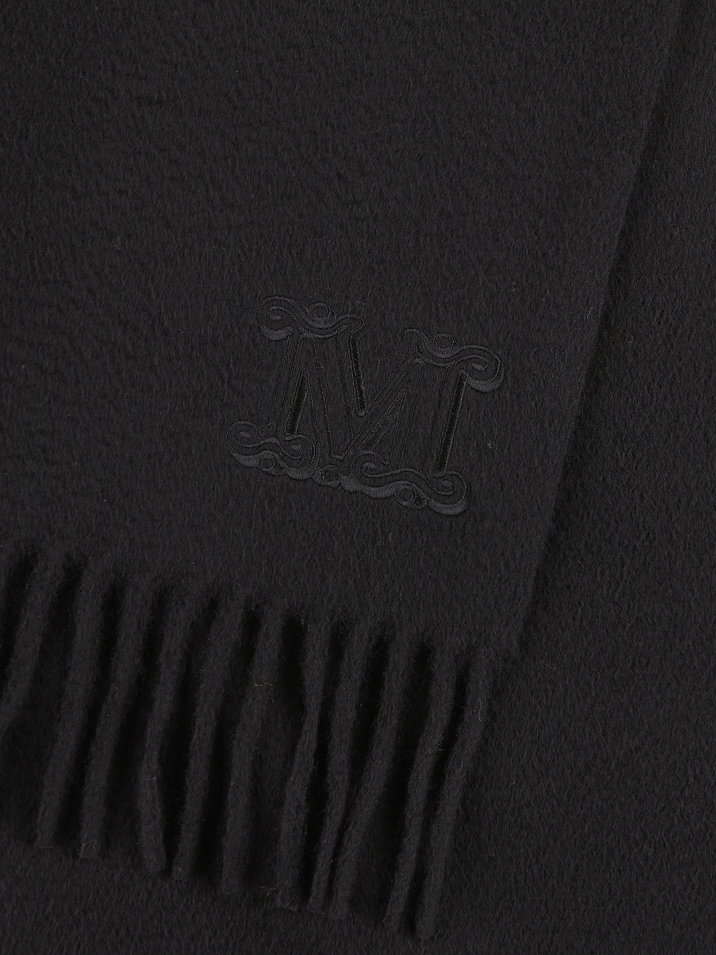 Stola realizzata in cashmere. 2624546311600 008 MAX MARA