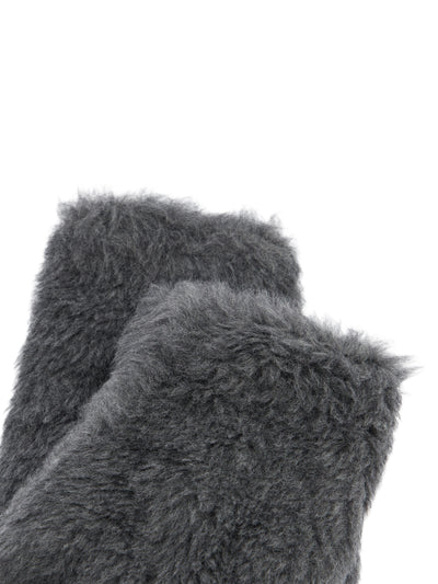 Muffole realizzate in tessuto. 2624566082600 001 MAX MARA
