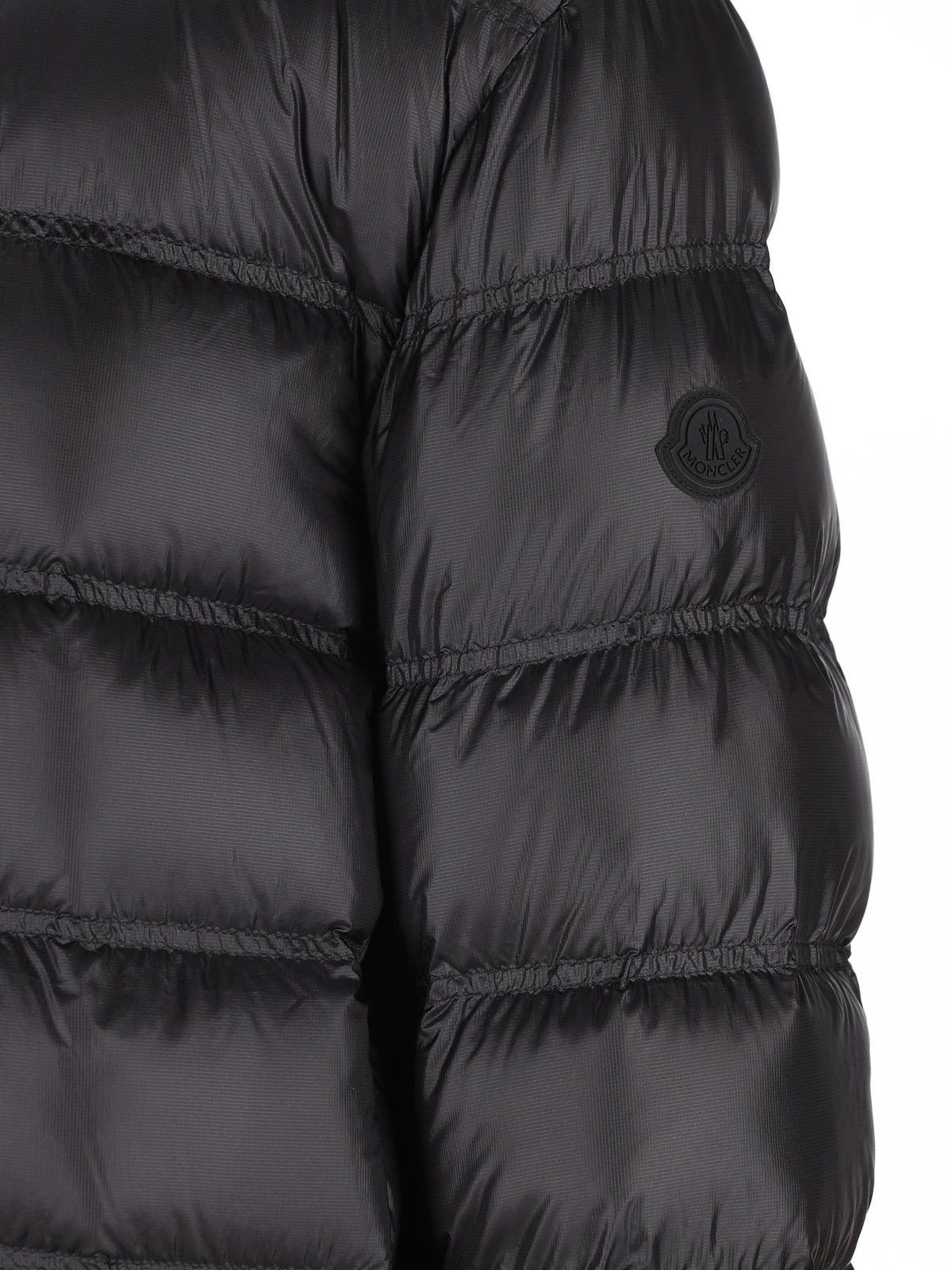 Piumino realizzato in poliammide. M1A00109 595B1999 MONCLER