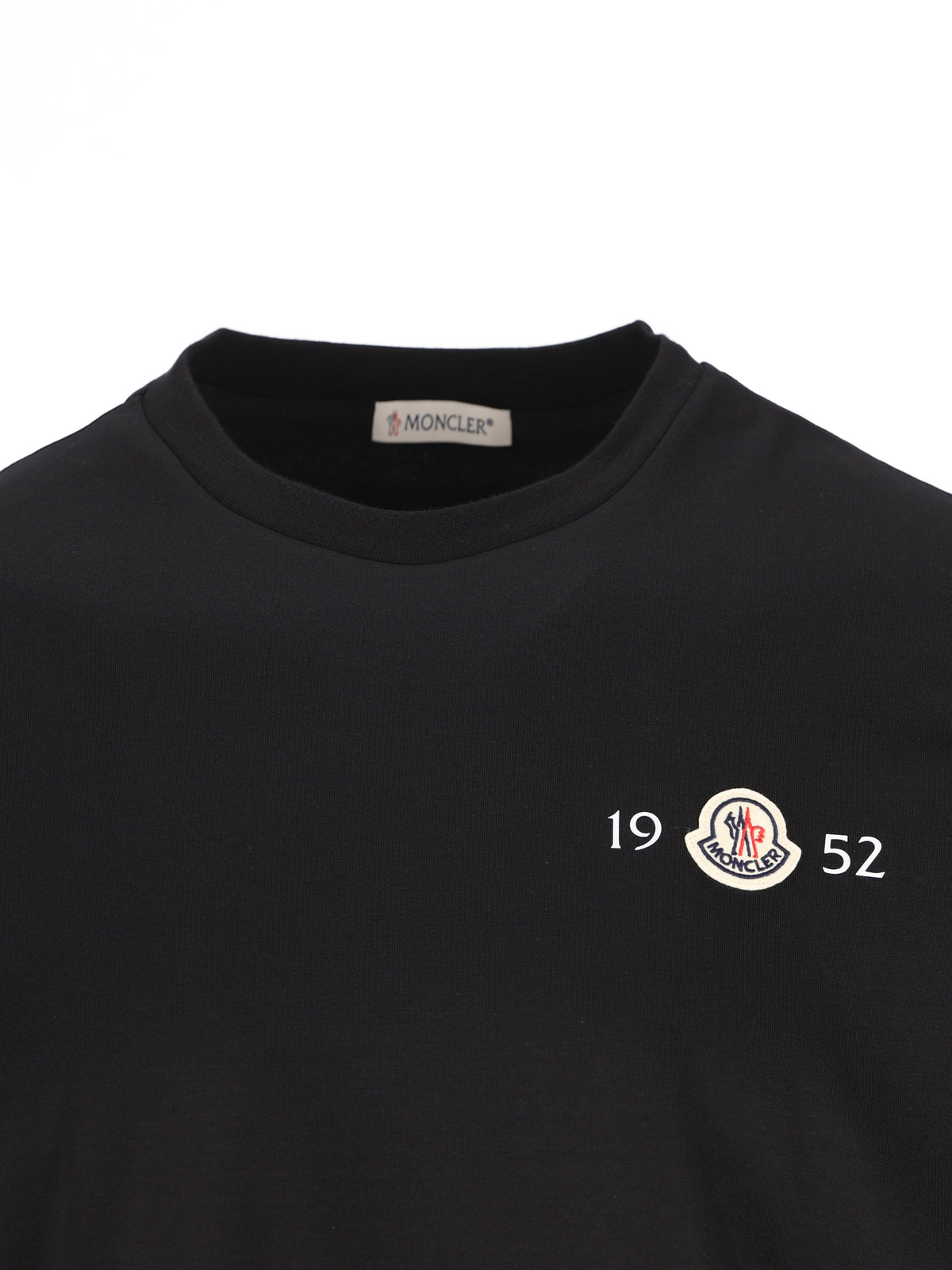 M8C00052 8790F999 MONCLER