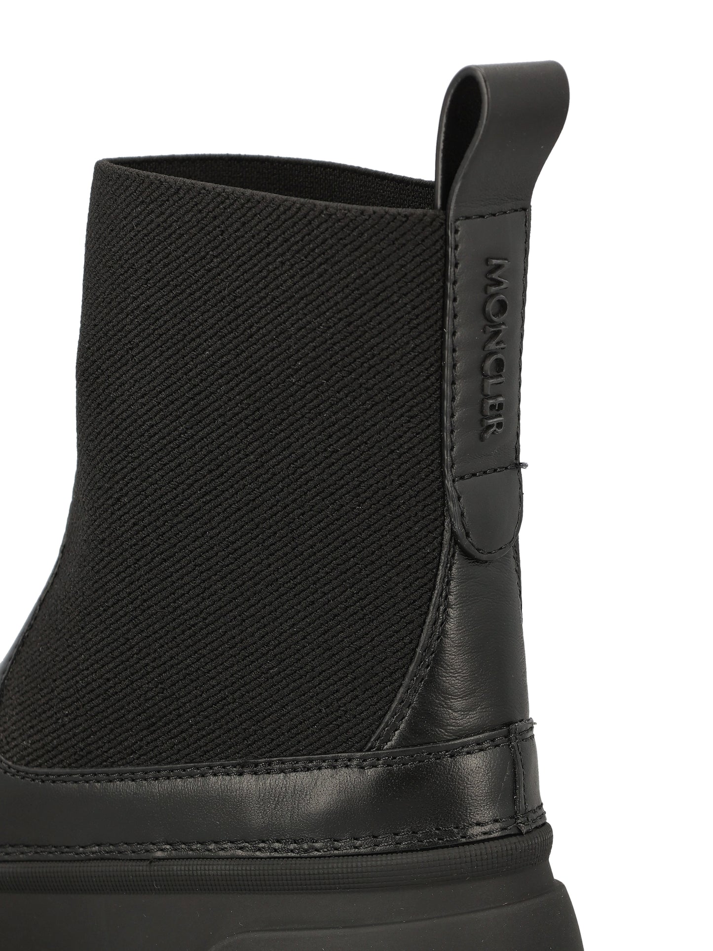 Stivaletti realizzati in pelle e gomma. W4F00030 M9918999 MONCLER