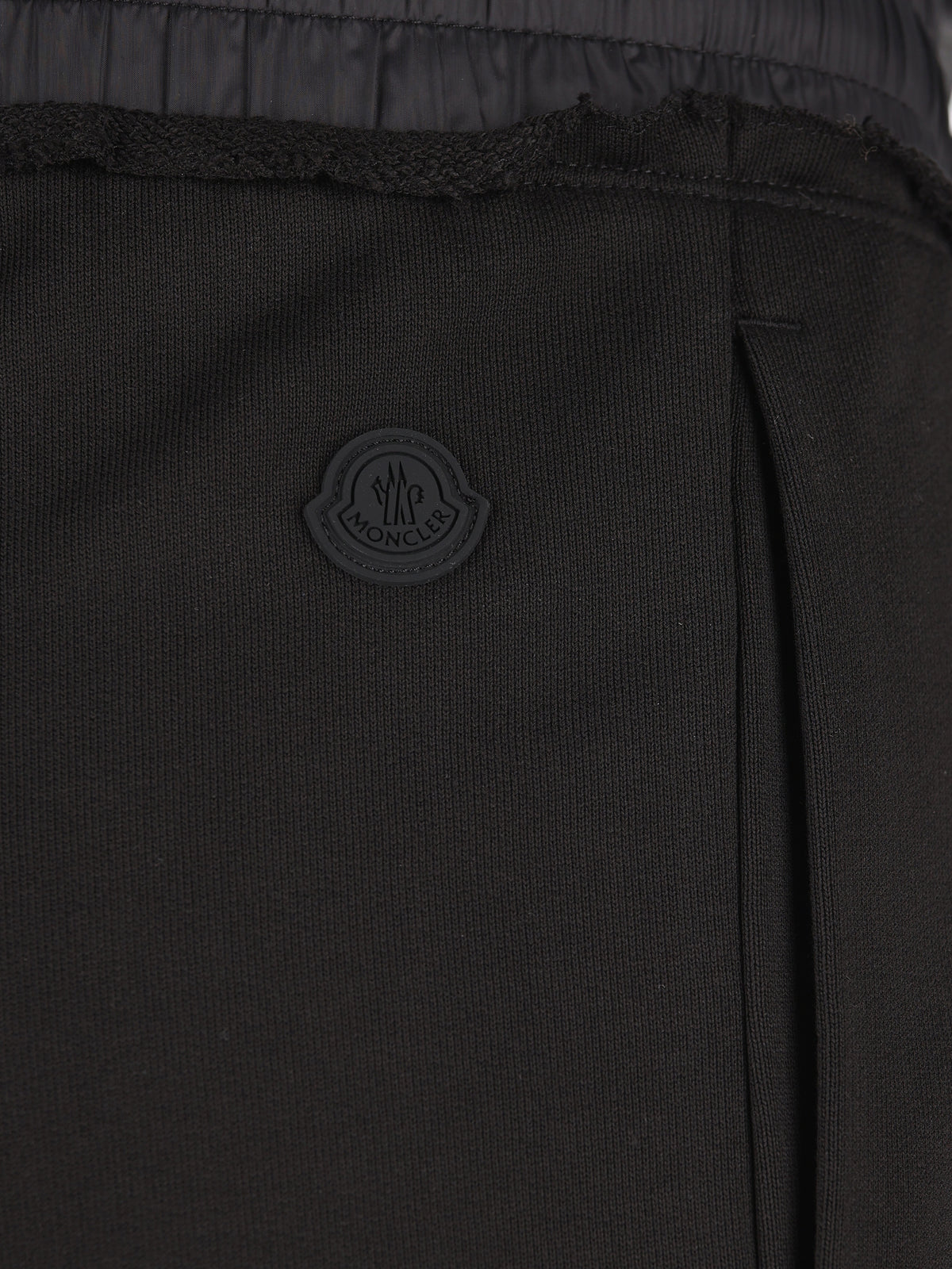 Pantaloni realizzati in cotone. W8H00003 89AZY999 MONCLER