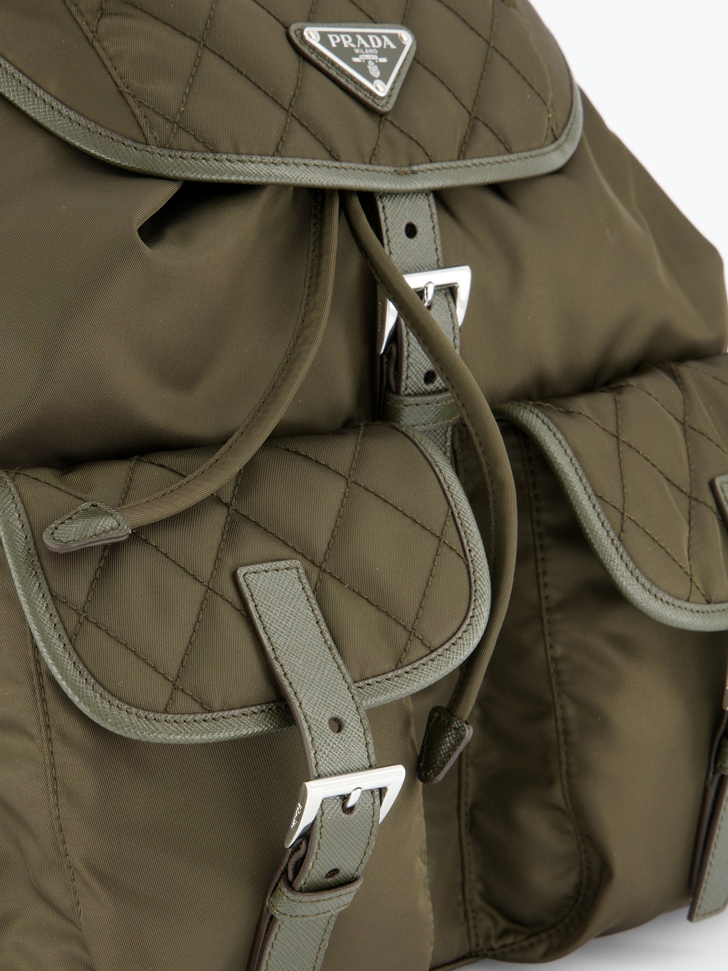 Zaino Medium in Re-Nylon Impunturato 1BZ811 2ZSIF05VI PRADA