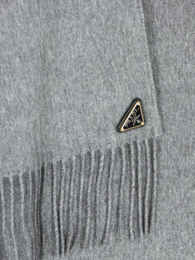Sciarpa realizzata in seta e cashmere. 1FS065 2COPF05MC PRADA
