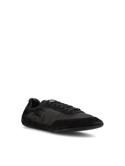 Sneakers realizzate in re-nylon e pelle. 2EG479 D7CF0002 PRADA