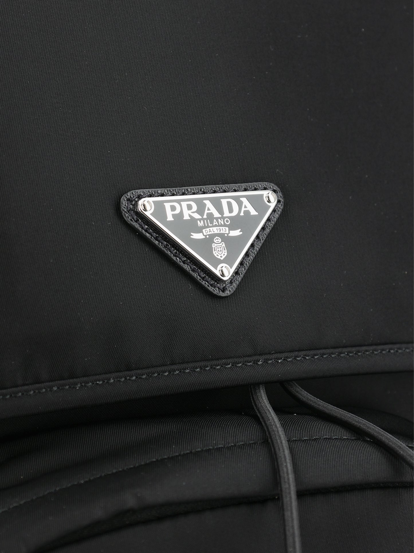 Zaino realizzato in Re-nylon e pelle 2VZ135 2DMGF0002 PRADA
