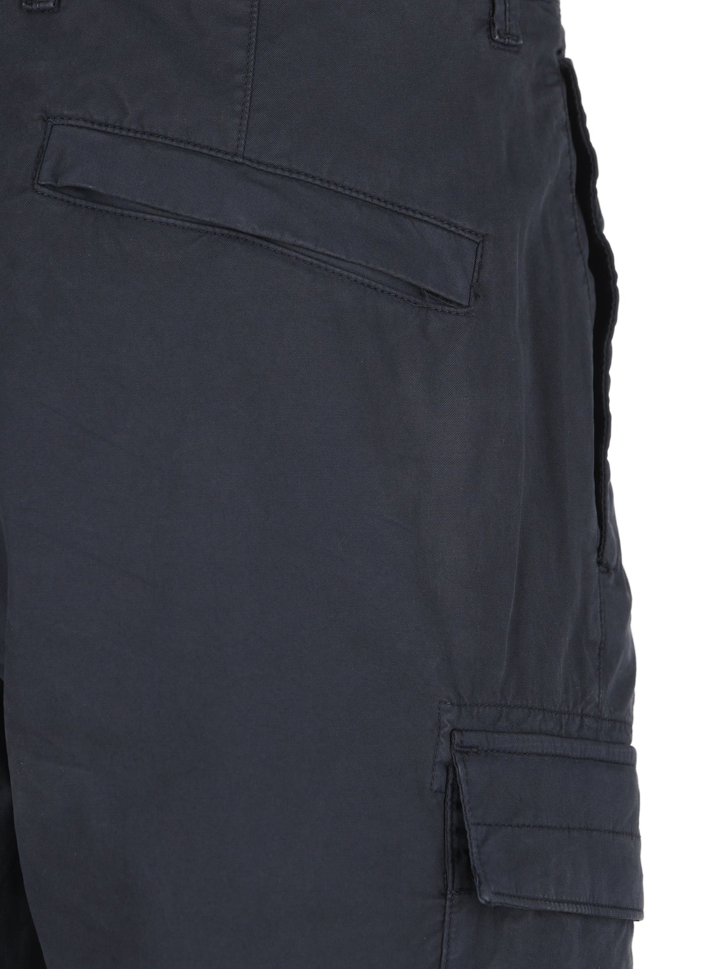 Pantalone realizzato in cotone. 3100032 S0A10V0020 STONE ISLAND