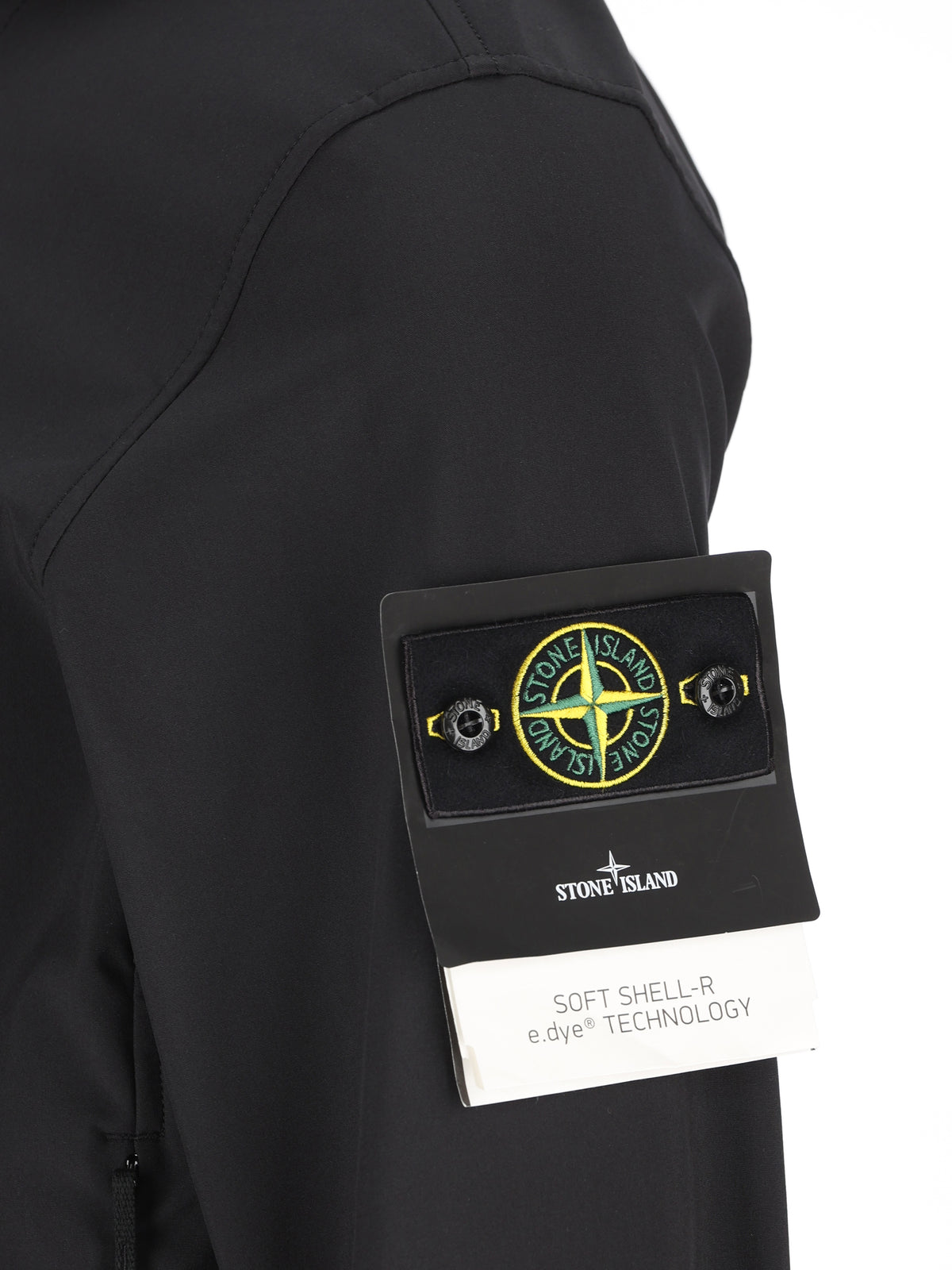 Giacca realizzata in materiale tecnico. Q100004 S0B22V0029 STONE ISLAND