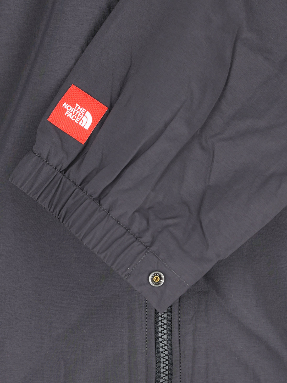 Giacca realizzata in nylon. NF0A8HDK 0SA1 THE NORTH FACE