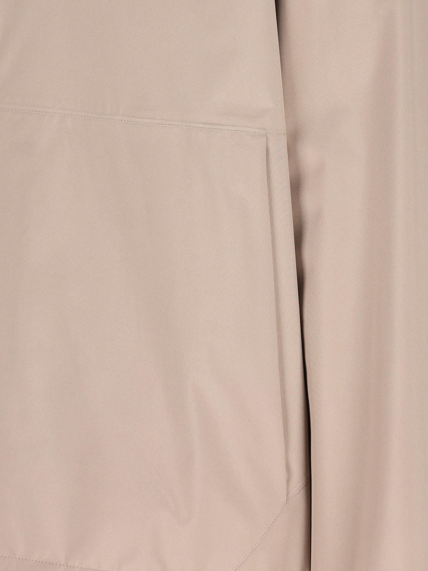 Giacca realizzata in poliammide ed elastan. GI000618U 128362600 HERNO