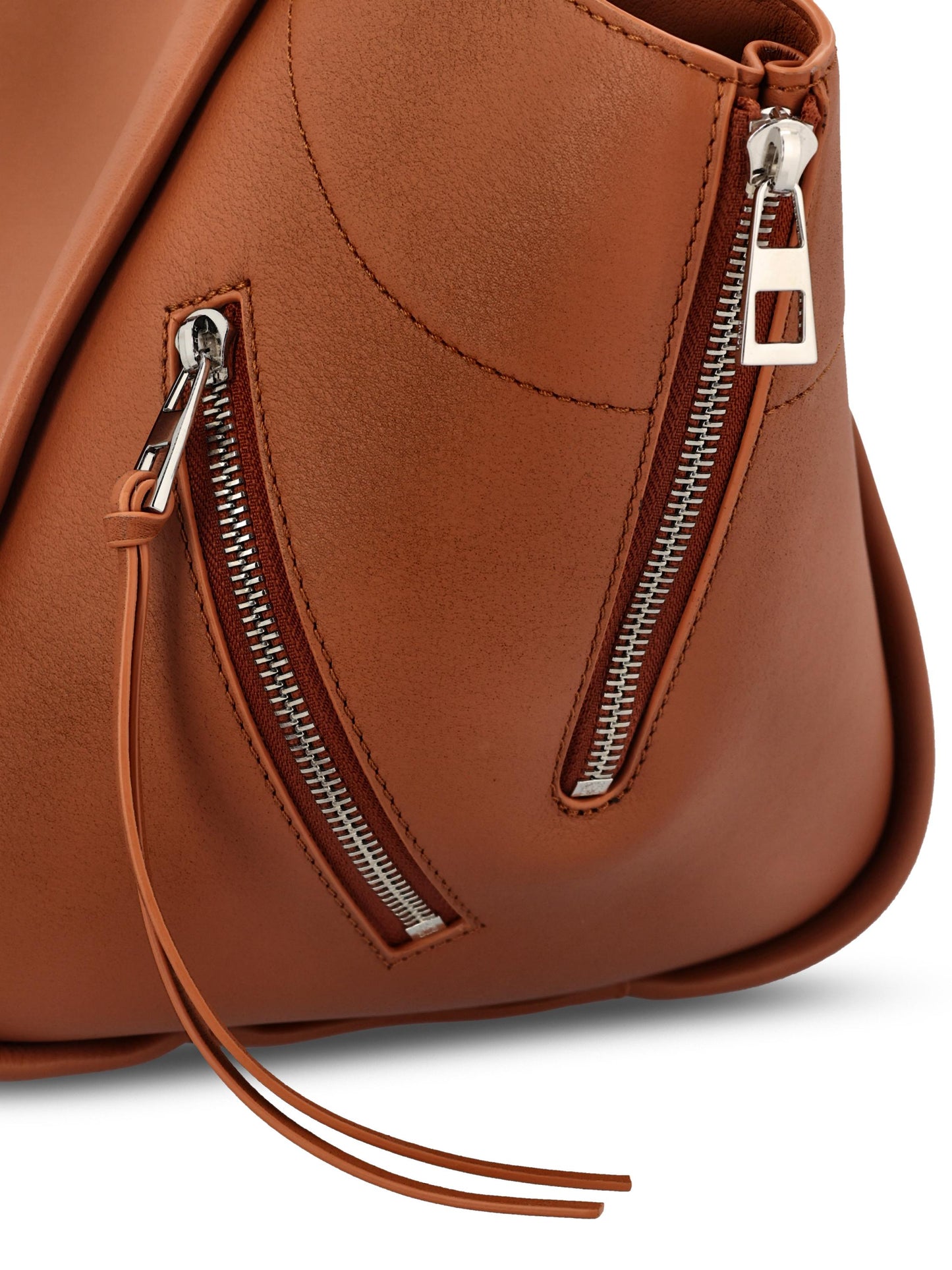 Borsa realizzata in pelle di vitello. A538HHBX07 4927 LOEWE