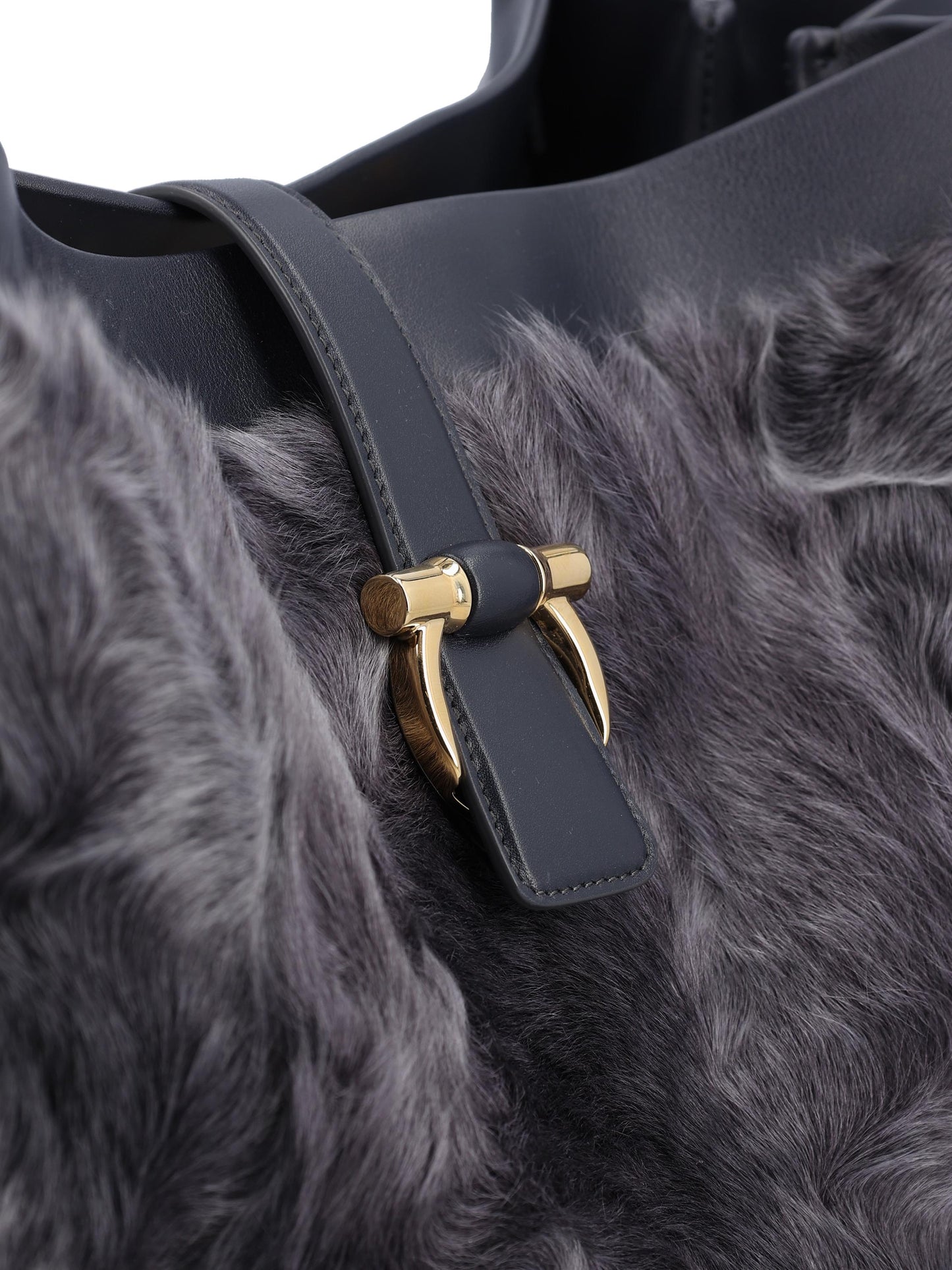 Tote bag realizzata in shearling di capretto e vitello. 21A437 787988002 SALVATORE FERRAGAMO