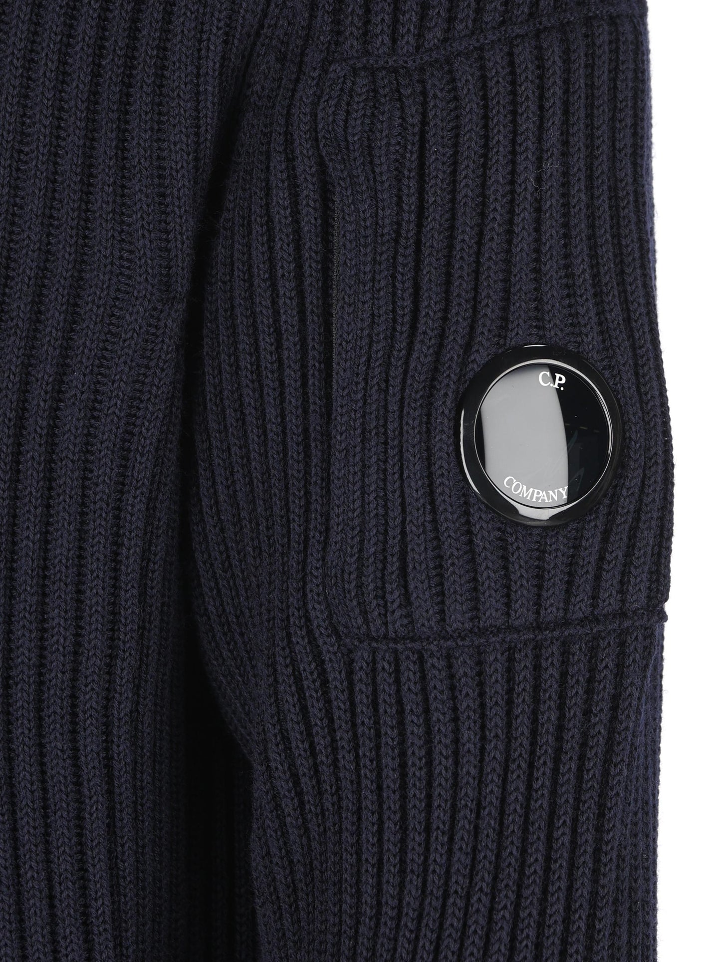Maglione realizzato in lana. 19CMKN220A 006595A888 C.P COMPANY