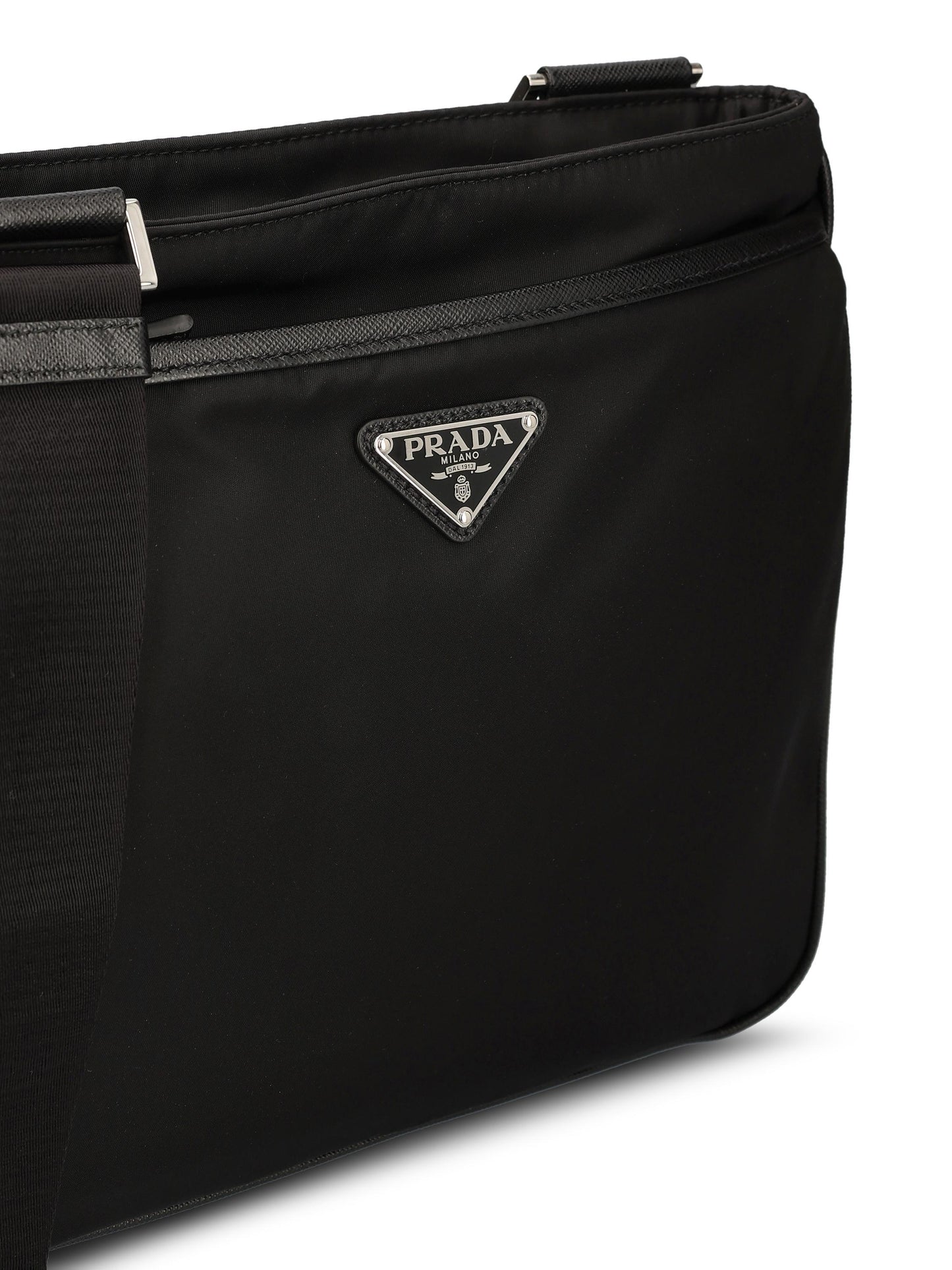 Borsa realizzata in re-nylon e saffiano. 2VH118 2DMHF0002 PRADA