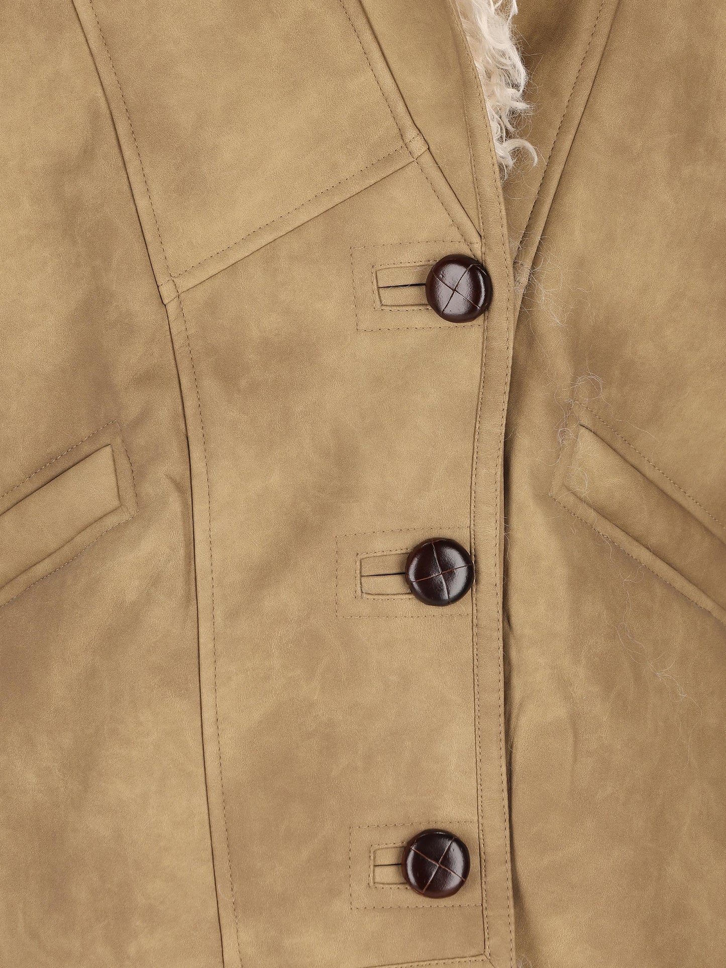 Cappotto realizzato in ecopelliccia shearling. 25AMA0427FA-C3A01E 50TA ISABEL MARANT ETOILE