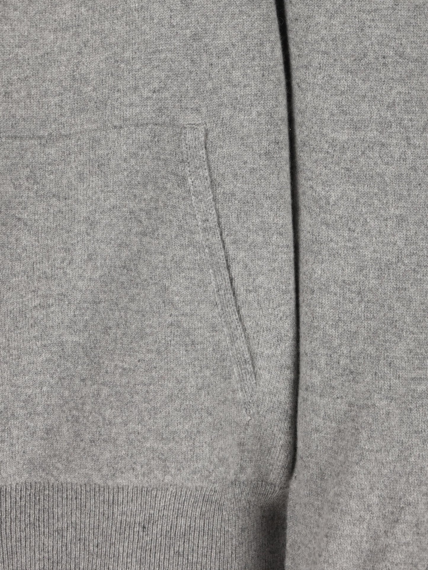 Maglia realizzata in baby cashmere. FAP0176 M004 LORO PIANA