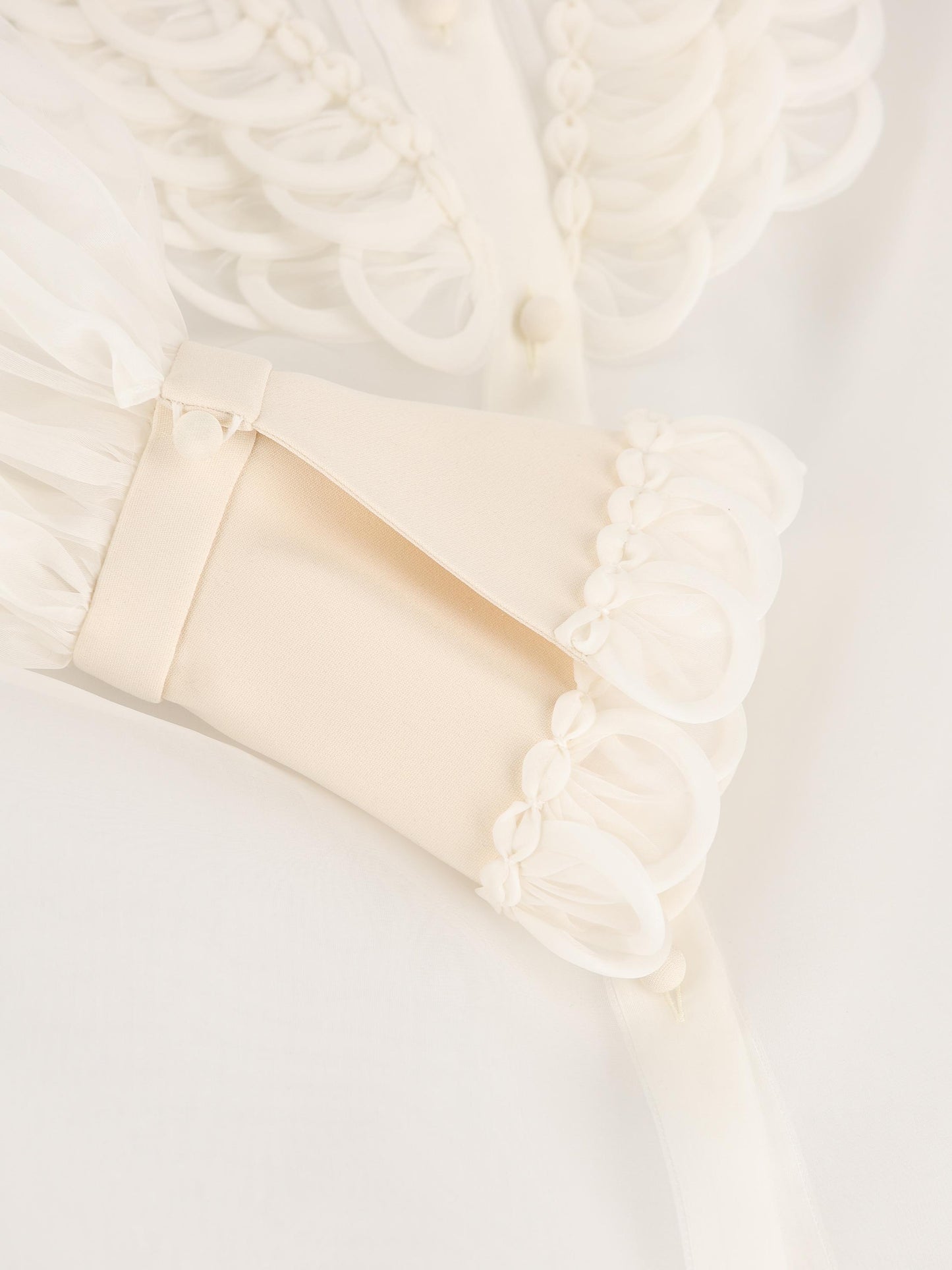 Camicia realizzata in seta. 8B0AB8B61C8 AD6 VALENTINO GARAVANI