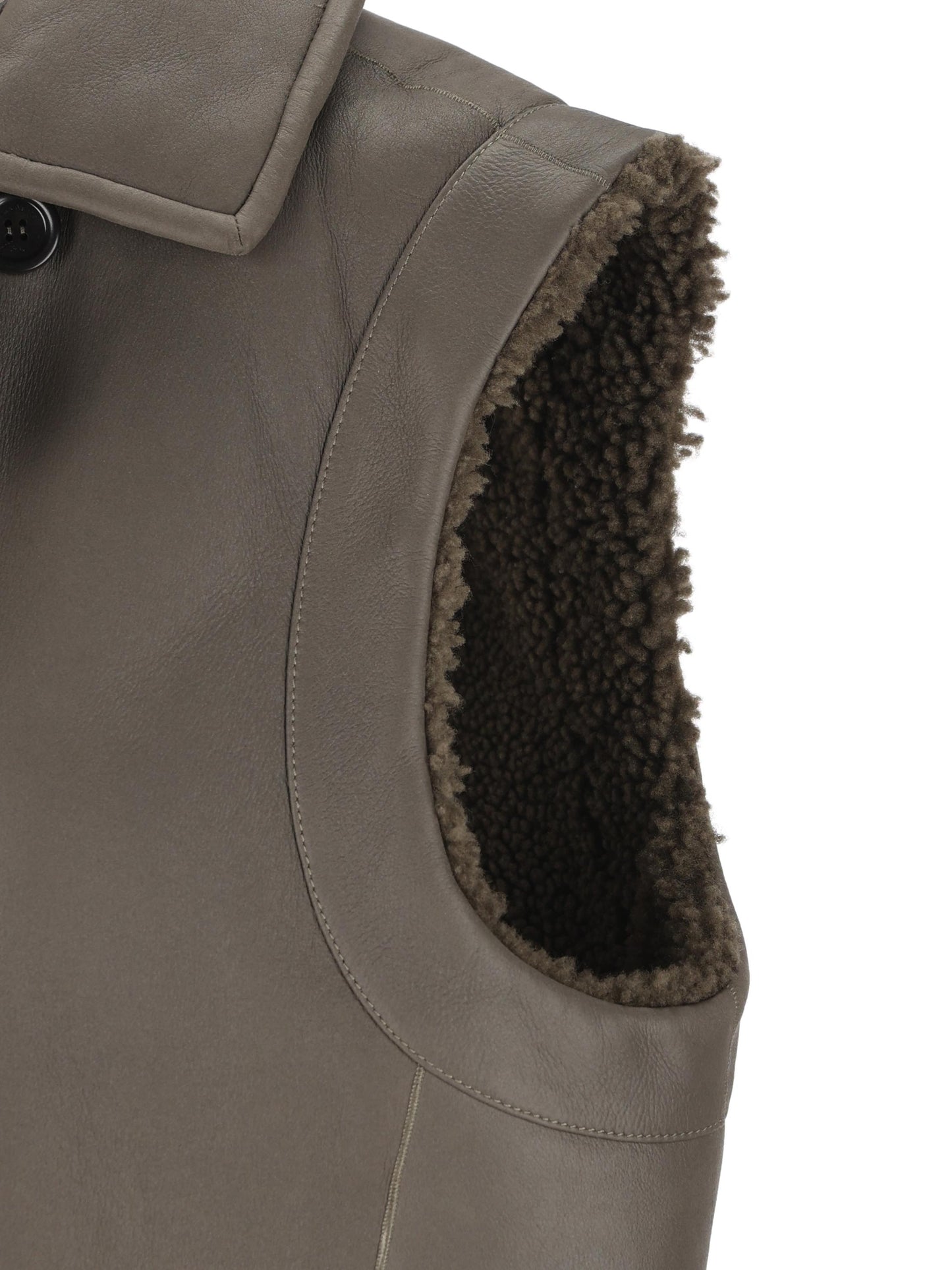 Gilet realizzato in montone. 2521416053600 003 MAX MARA