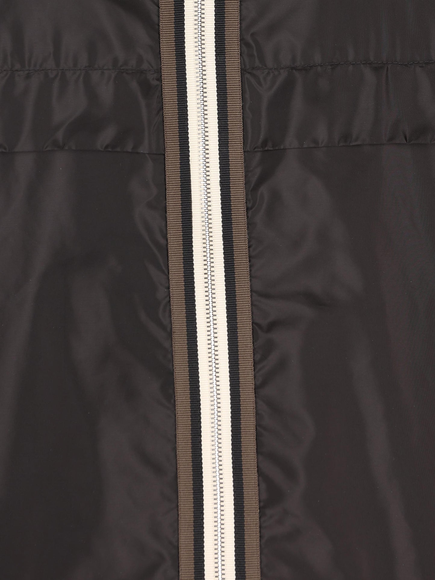 Giacca realizzata in poliammide. M1A00112 539ZD999 MONCLER