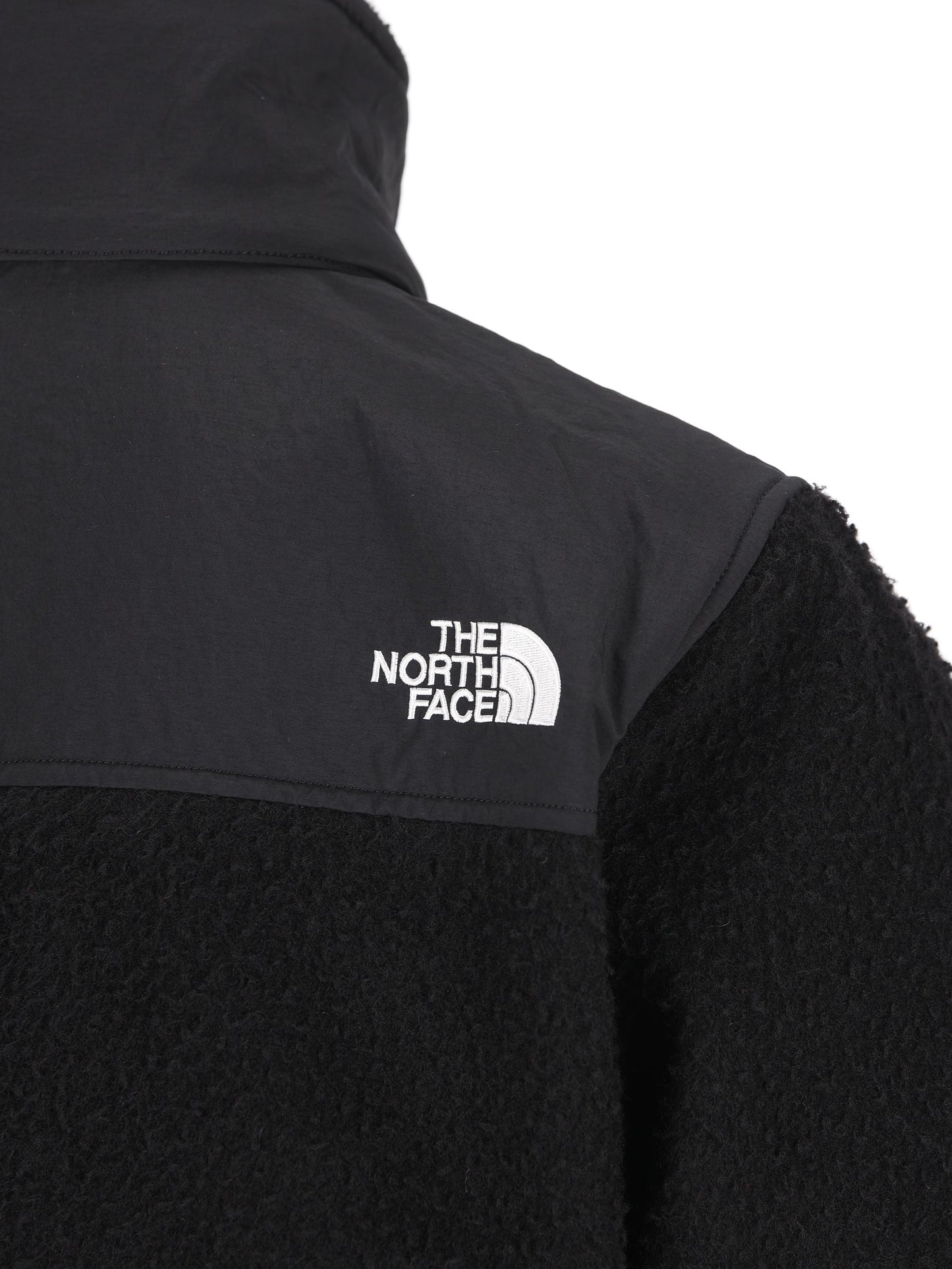 Giacca realizzata in nylon riciclato. NF0A8FH2 JK31 THE NORTH FACE