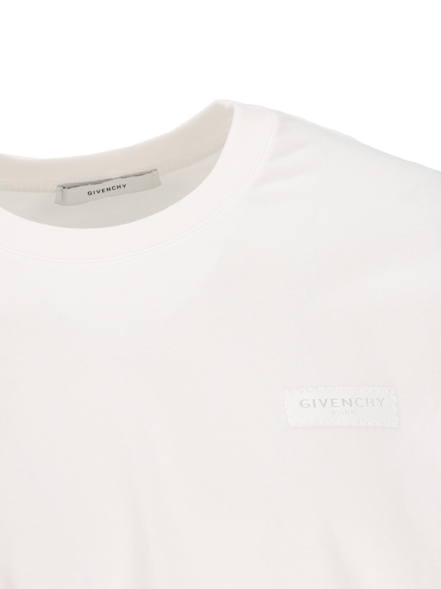 T-Shirt realizzata in cotone. BM71NK3YSJ 100 GIVENCHY