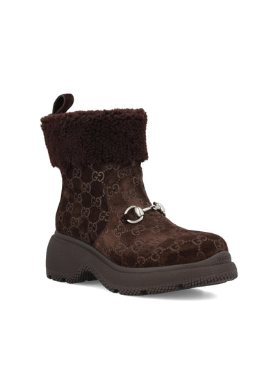 Stivali realizzati in pelle di vitello. 836570 AAE252042 GUCCI