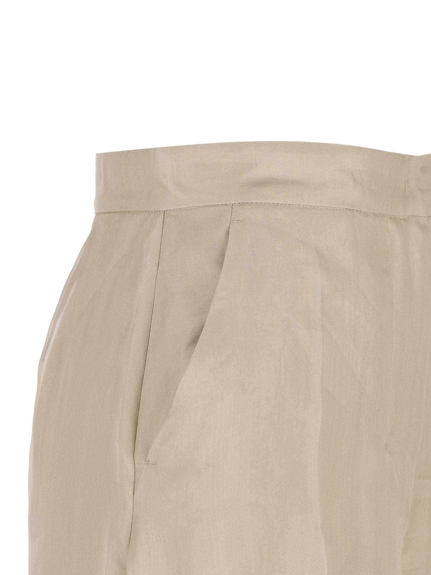 Pantaloni realizzati in seta. 2611131044600 001 MAX MARA