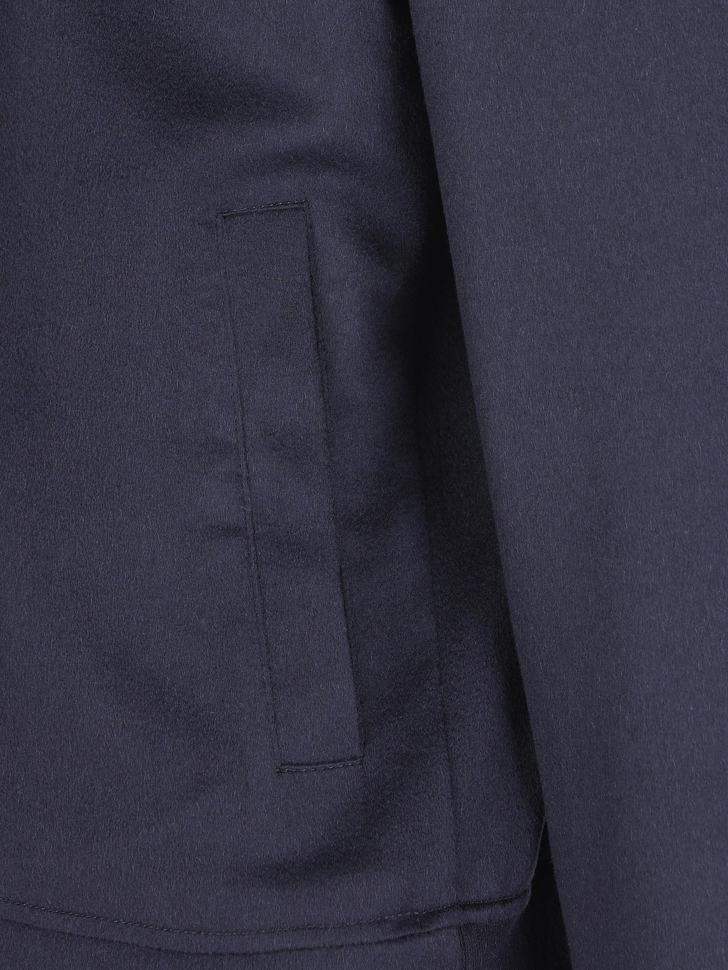 Bomber realizzato in cashmere. MV4216550 CU926 BRUNELLO CUCINELLI