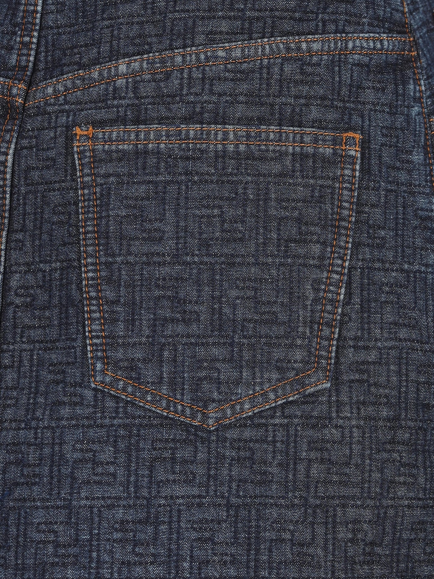 Gonna realizzata in denim. FLQ604 AW82F1UKI FENDI