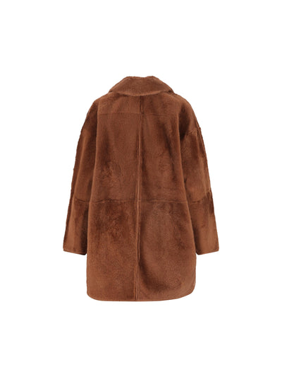 Cappotto realizzato in montone. 2521416015600 001 MAX MARA - ATELIER