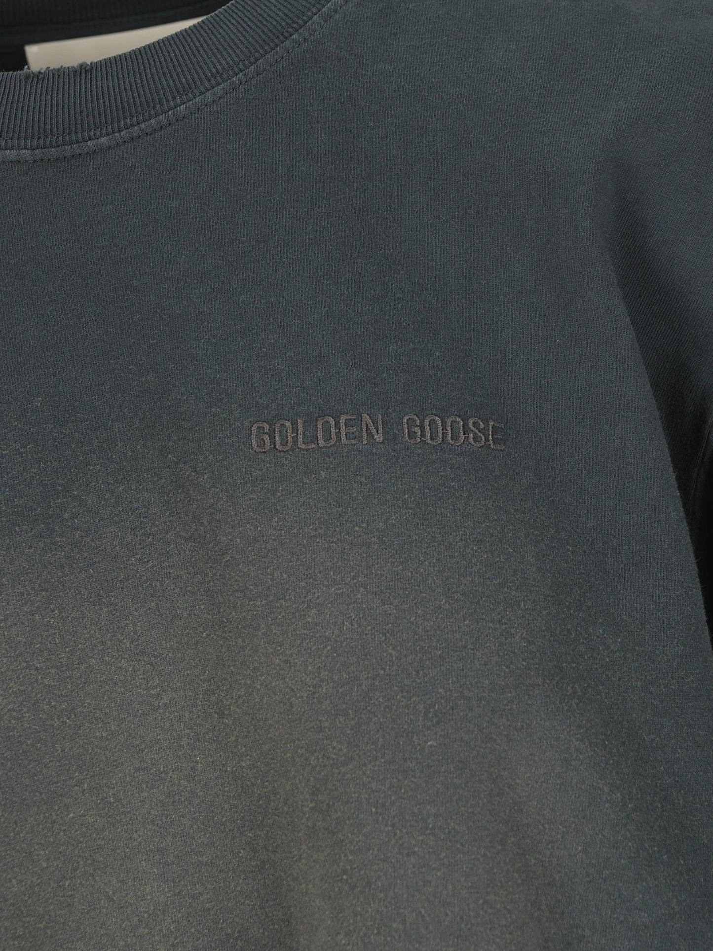 T-Shirt realizzata in cotone. GUP01873 P00236290498 GOLDEN GOOSE